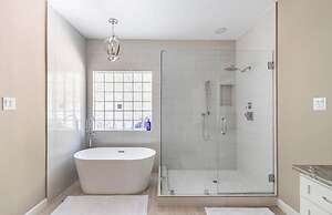 ELUX with heated pool spa