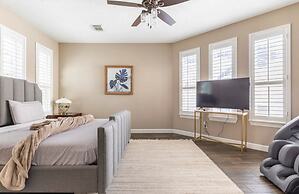 ELUX with heated pool spa