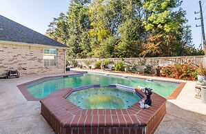ELUX with heated pool spa