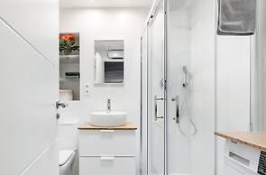 Unik Vacation Circus