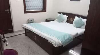 Room in B&B - Home Stay Bed And Break Fast