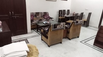 Room in B&B - Home Stay Bed And Break Fast