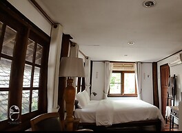 Pastela Doi Saket Villa & Spa