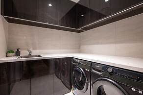 Luxury Melbourne With Albert Park Views