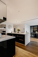 Luxury Melbourne With Albert Park Views