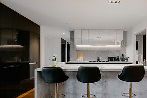 Luxury Melbourne With Albert Park Views