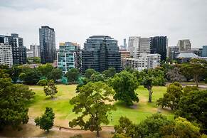 Luxury Melbourne With Albert Park Views