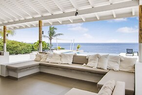 Kas di So o Ocean Front Luxury Villa