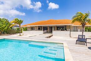 Kas di So o Ocean Front Luxury Villa