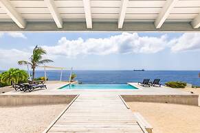 Kas di So o Ocean Front Luxury Villa