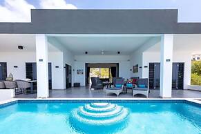 Villa Holiday Dream Sun Sea Serenity
