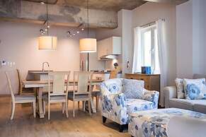 Grand Urban Elegance - City Center Luxury