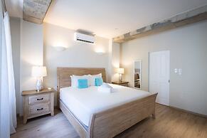 Grand Urban Elegance - City Center Luxury