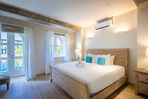 Grand Urban Elegance - City Center Luxury