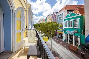 Grand Urban Elegance - City Center Luxury