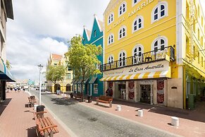 Grand Urban Elegance - City Center Luxury