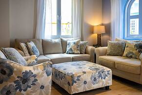 Grand Urban Elegance - City Center Luxury