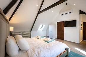 The Handelskade Crown A Historical Penthouse