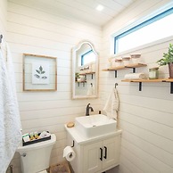 The Newtonian Tiny Container Home Near Magnolia