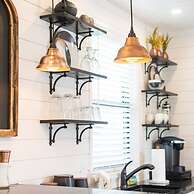 The Newtonian Tiny Container Home Near Magnolia