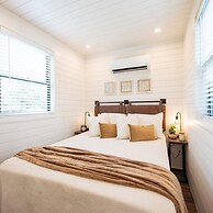 The Newtonian Tiny Container Home Near Magnolia