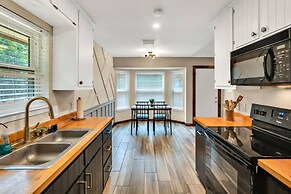 New Cozy Retreat Located 15 Minutes to Waco