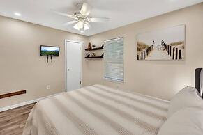 New Cozy Retreat Located 15 Minutes to Waco