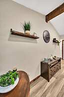 New Cozy Retreat Located 15 Minutes to Waco