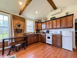 Wagon Wheel Cottage Couples Getaway in the Country