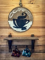 Wagon Wheel Cottage Couples Getaway in the Country
