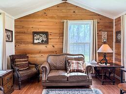 Wagon Wheel Cottage Couples Getaway in the Country