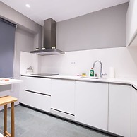 Ampersand - Bright 2-bedroom Apartment