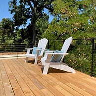 The Shoreline Container Tiny Home 12 min to Magnolia Baylor