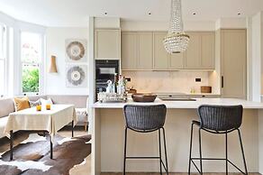 Serene 2 Bed Flat Chiswick Min Monthly Stay