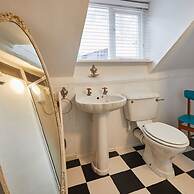 Host Stay Dotty s Coastal Retreat