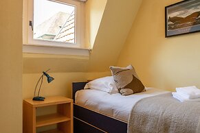 BE DEH Koni 43-13 in De Haan