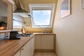 BE DEH Koni 43-13 in De Haan