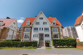 BE DEH Koni 43-13 in De Haan