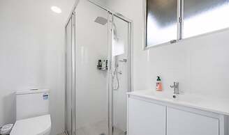 Metawise/parramatta Cozy Room With Furniture Wifi