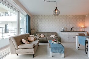 Stunning Apartment With Golf Course Views