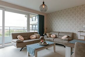 Stunning Apartment With Golf Course Views