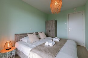 Stunning Apartment With Golf Course Views