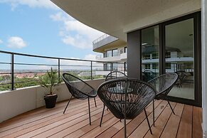 Stunning Apartment With Golf Course Views