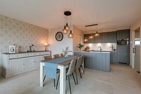 Stunning Apartment With Golf Course Views