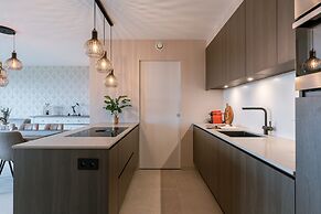 Stunning Apartment With Golf Course Views