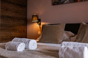 Stunning Apartment With Golf Course Views