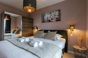 Stunning Apartment With Golf Course Views