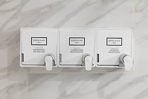 Sosuite 2BR Apt w W/d, Gym, On-site Restaurant