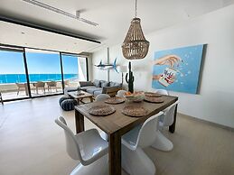 Has it all Beachfront Retreat With Stunning Views