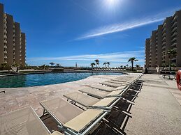 Sandy Beach 2BR Beachfront Getaway
